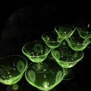 Vtg Manganese Depression Era Coupe Glasses